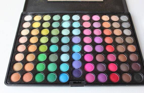 メイクにも活かせるパーソナルカラー診断です | 似合う色を見つけるパーソナルカラー診断のビューティリア名古屋